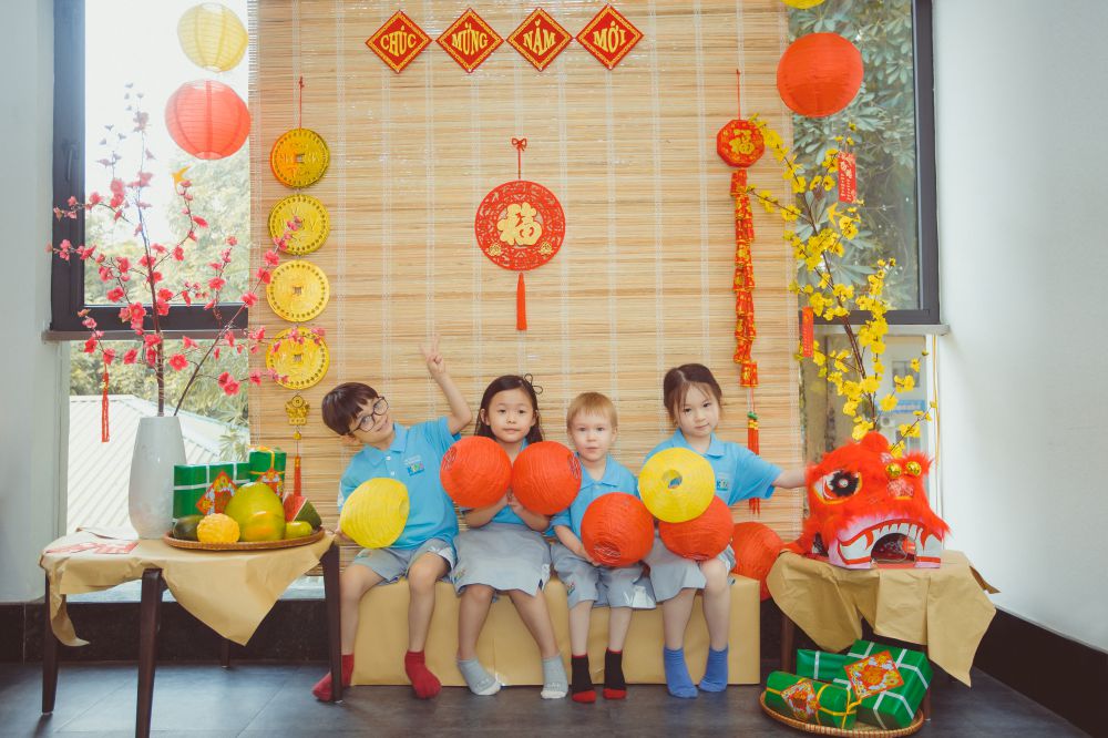 Các bé tại trường mầm non Quốc tế Horizon Kids Academy tìm hiểu về phong tục ngày Tết